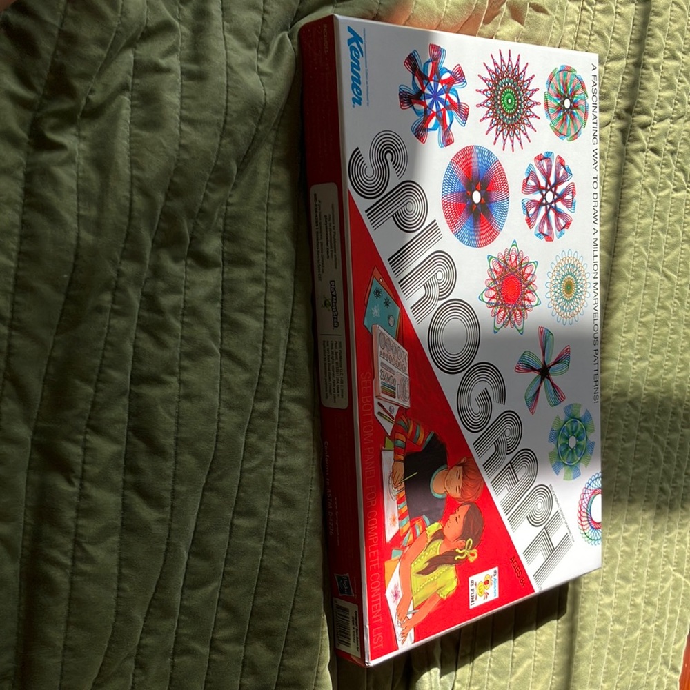Spirograph drawing design set
